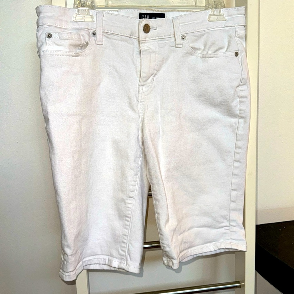 GAP Denim White 9” Bermuda Short